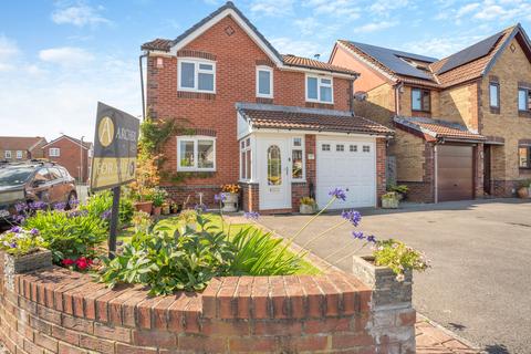 4 bedroom detached house for sale, Kiln Way, Undy