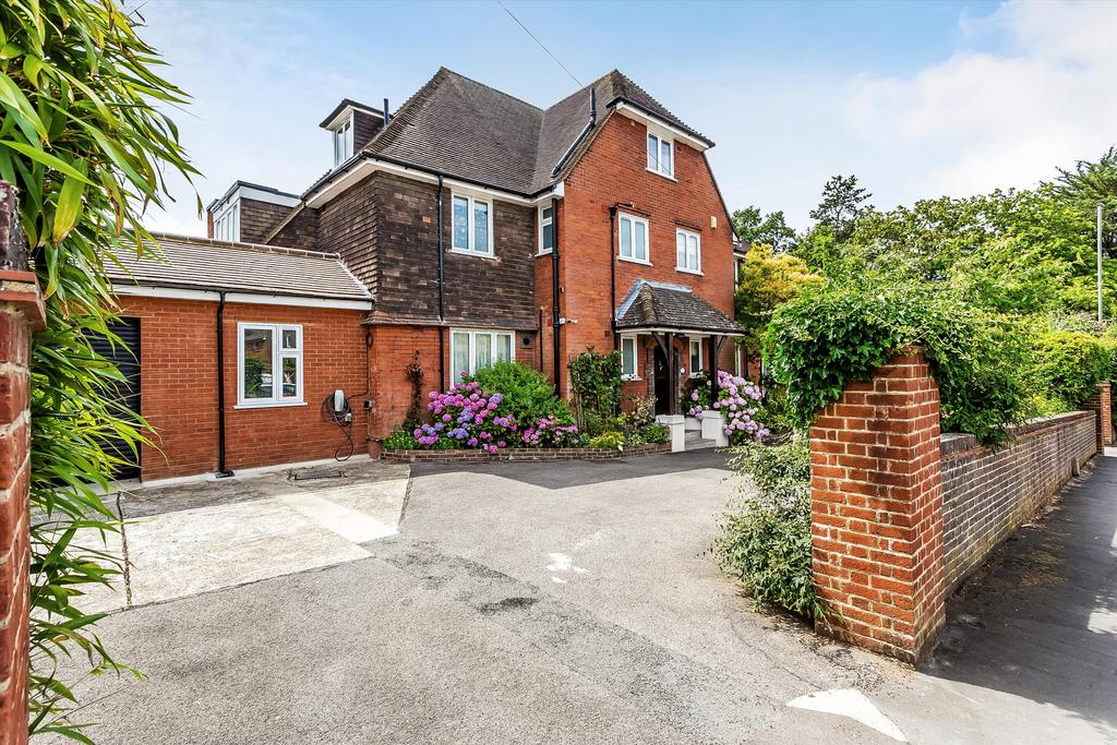 Tangier Road, Guildford, Surrey, GU1 8 bed detached house for sale £