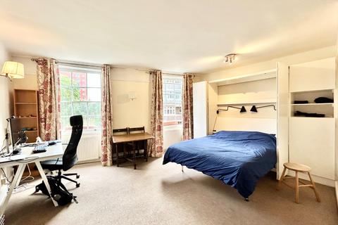 Studio to rent, Judd Street, Bloomsbury, WC1H