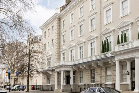 2 bedroom flat for sale, Chesham House, Chesham Pl, SW1X