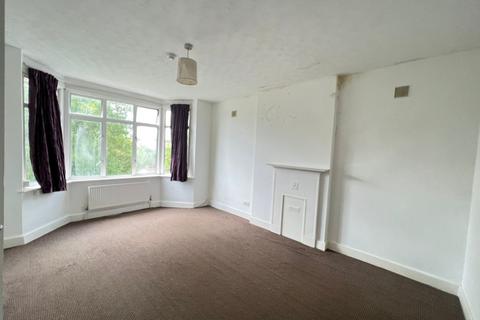 2 bedroom flat to rent, Coningsby road, Hp13