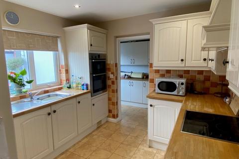 2 Glebe Way, Hardingstone, Northampton, NN4 6DH