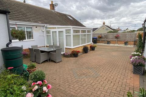 2 Glebe Way, Hardingstone, Northampton, NN4 6DH