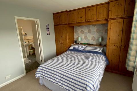 2 Glebe Way, Hardingstone, Northampton, NN4 6DH