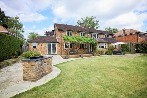 4 bedroom detached house for sale, Chiltern Hill, Chalfont St Peter, Gerrards Cross, Buckinghamshire
