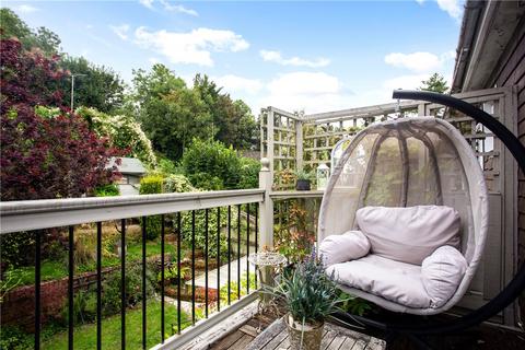 10 Fiona Close, Winchester, SO23 0HB