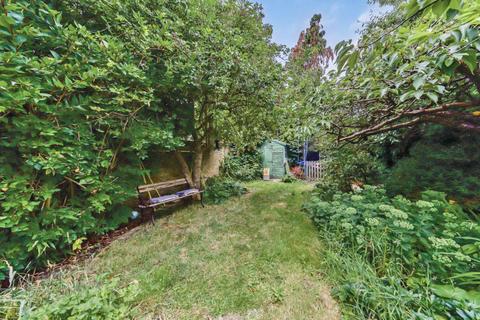 43 Lock Road, Richmond, TW10 7LQ