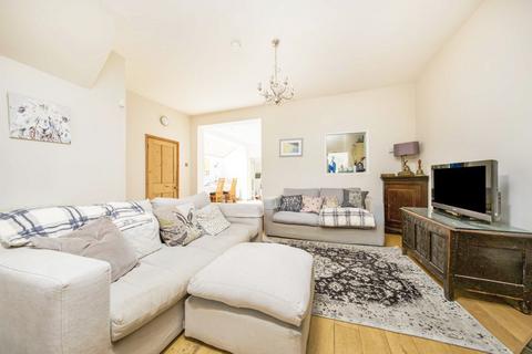 43 Lock Road, Richmond, TW10 7LQ