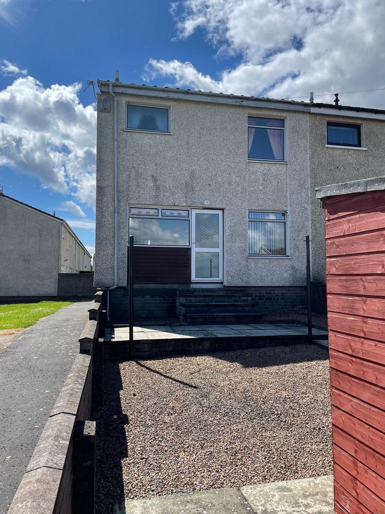 Redcraigs, Kirkcaldy, Fife, KY2 2 bed end of terrace house £100,000