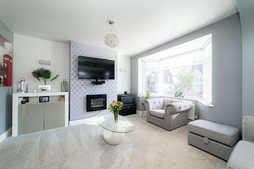 Downs Road, Folkestone, CT19 4 bed semidetached house for sale £425,000