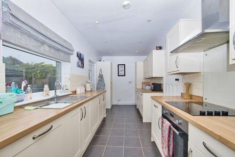 4 bedroom semi-detached house for sale - Downs Road, Folkestone, CT19