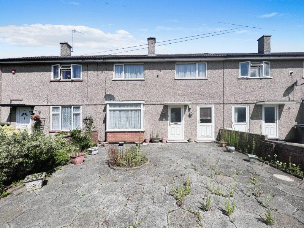 Denholme Road, Swindon, SN3 2DP 3 bed terraced house £215,000