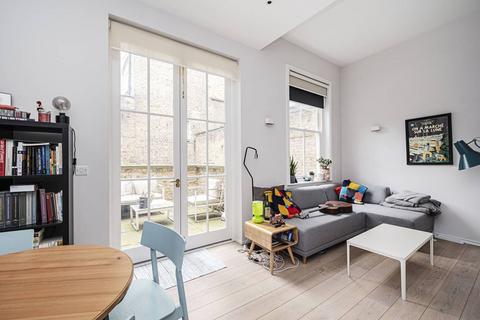 2 bedroom flat for sale, Charterhouse Street, Farringdon, London, EC1M