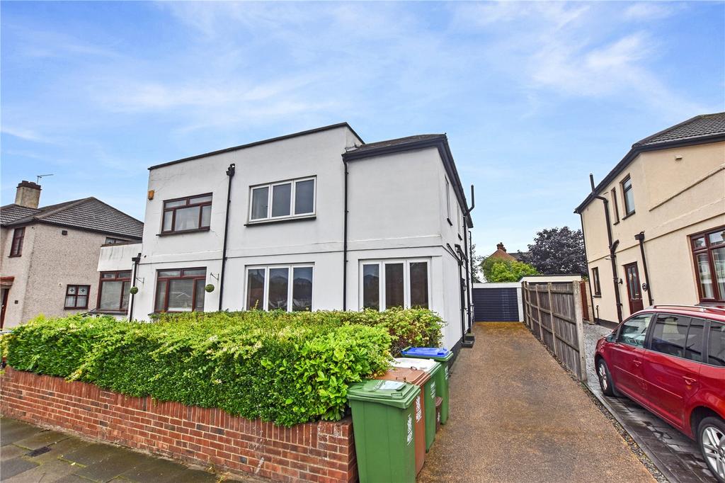 Woodside Lane, Bexley, DA5 3 bed semidetached house for sale £480,000