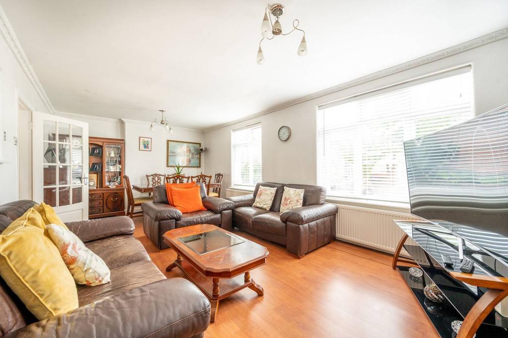 Corbett Road, Wanstead, London, E11 3 bed semidetached house for sale