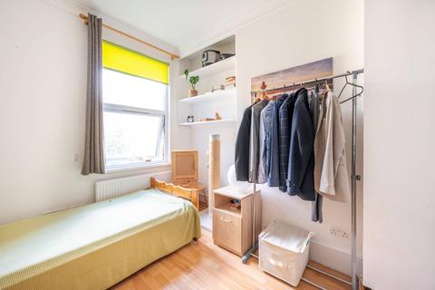 24 Torrens Square, London, E15 4NB