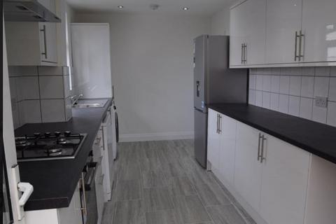 3 bedroom bungalow to rent, Windsor, SL4