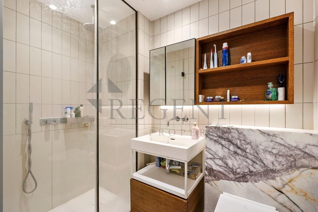Main ensuite