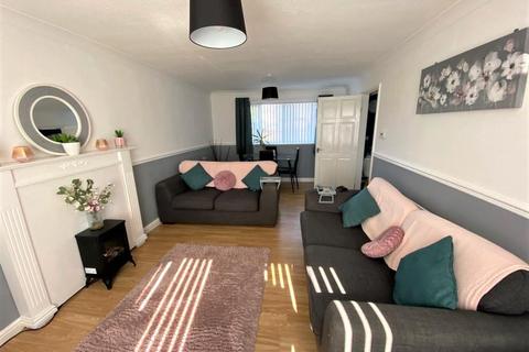4 Campbell Grove, Grimsby, DN37 9AH