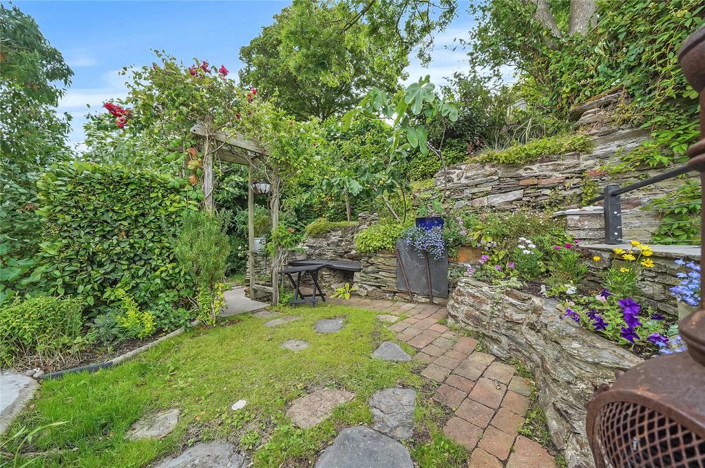 Ebrington Street, Kingsbridge, Devon, TQ7 4 bed terraced house for sale £525,000