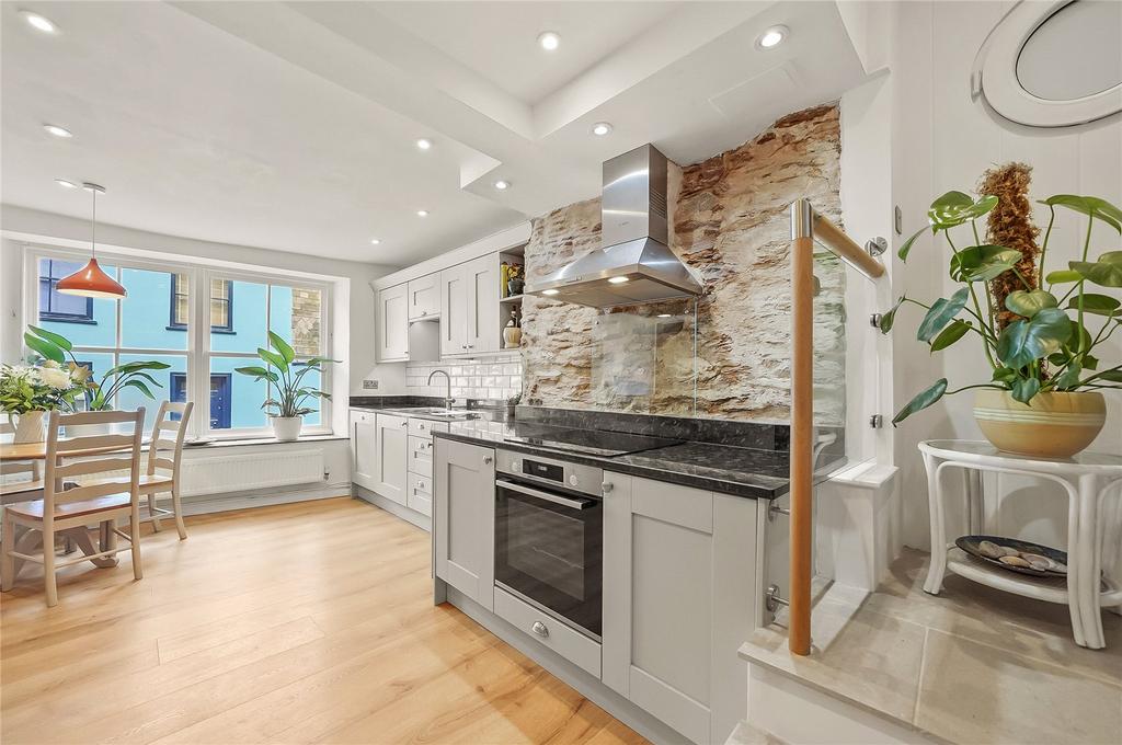 Ebrington Street, Kingsbridge, Devon, TQ7 4 bed terraced house for sale £499,500