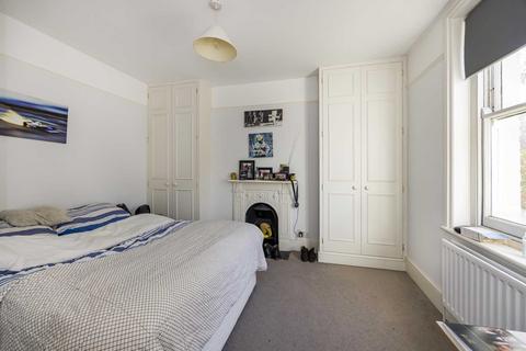 2 bedroom flat to rent, Queens Club Gardens, Baron`s Court, W14