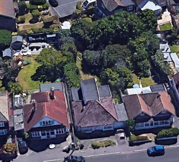 Russell Road, LeeOnTheSolent, Hampshire, PO13 3 bed bungalow for sale £375,000