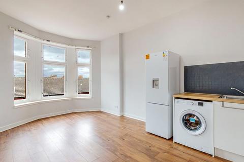 2 bedroom flat to rent, Springfield Road, Parkhead, Glasgow, G31