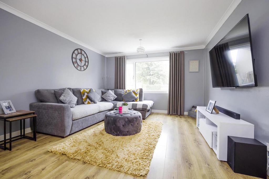 6 Elie Avenue, Deans, Livingston, EH54 3 bed end of terrace house for