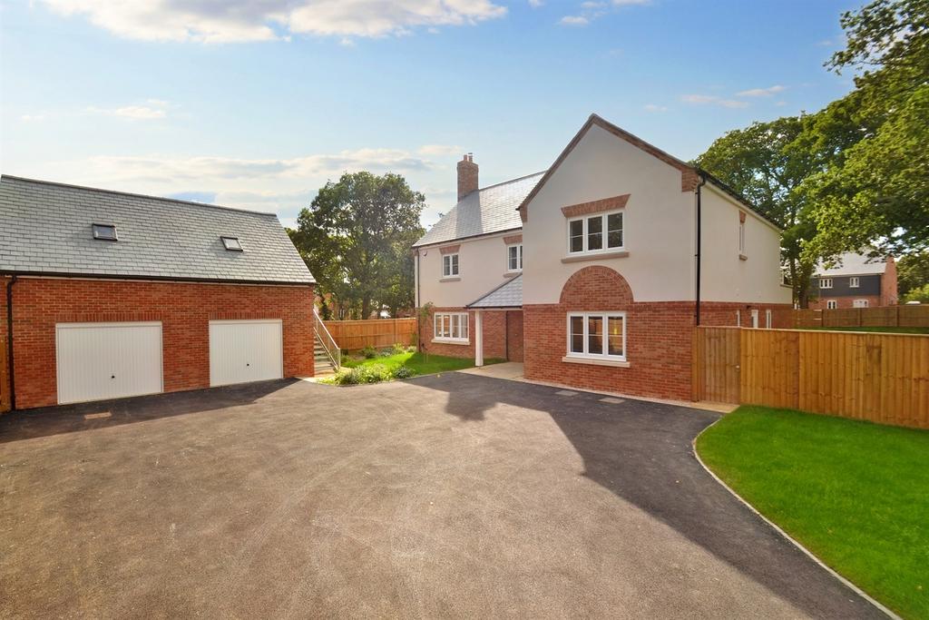 Lytchett Matravers 4 bed detached house for sale £900,000