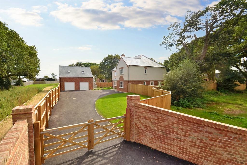 Lytchett Matravers 4 bed detached house for sale £900,000