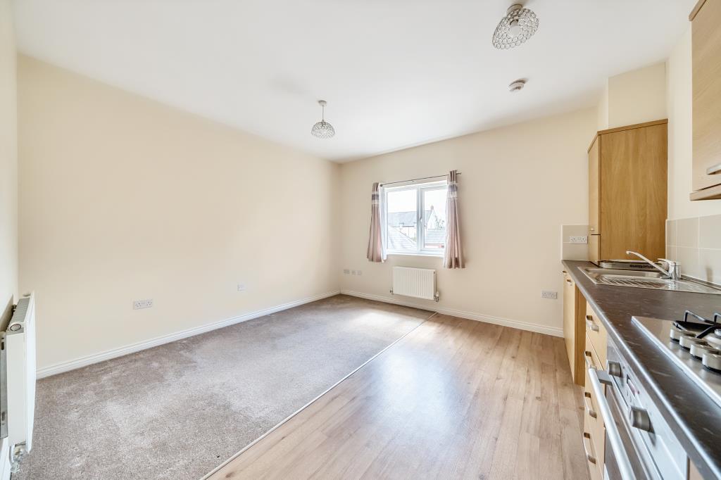 Kingsmere, Bicester, Oxfordshire, OX26 2 bed terraced house for sale £290,000