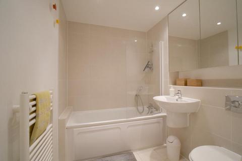 2 bedroom flat for sale, Mill Hill East,  London,  NW7