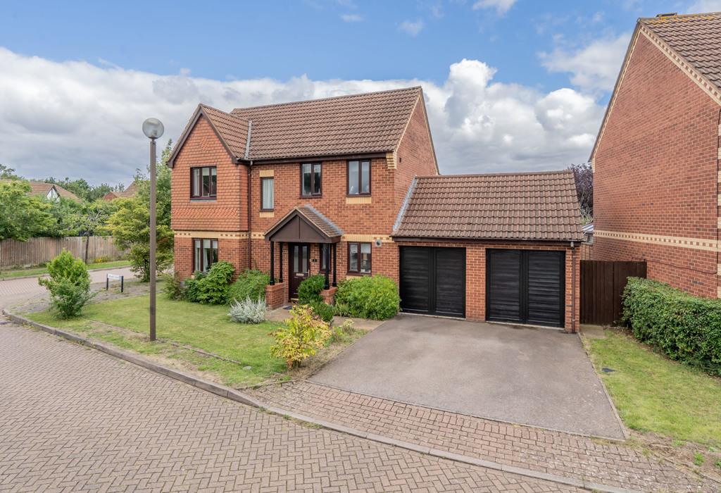 Orbison Court, Crownhill, Milton Keynes MK8 4 bed detached house for