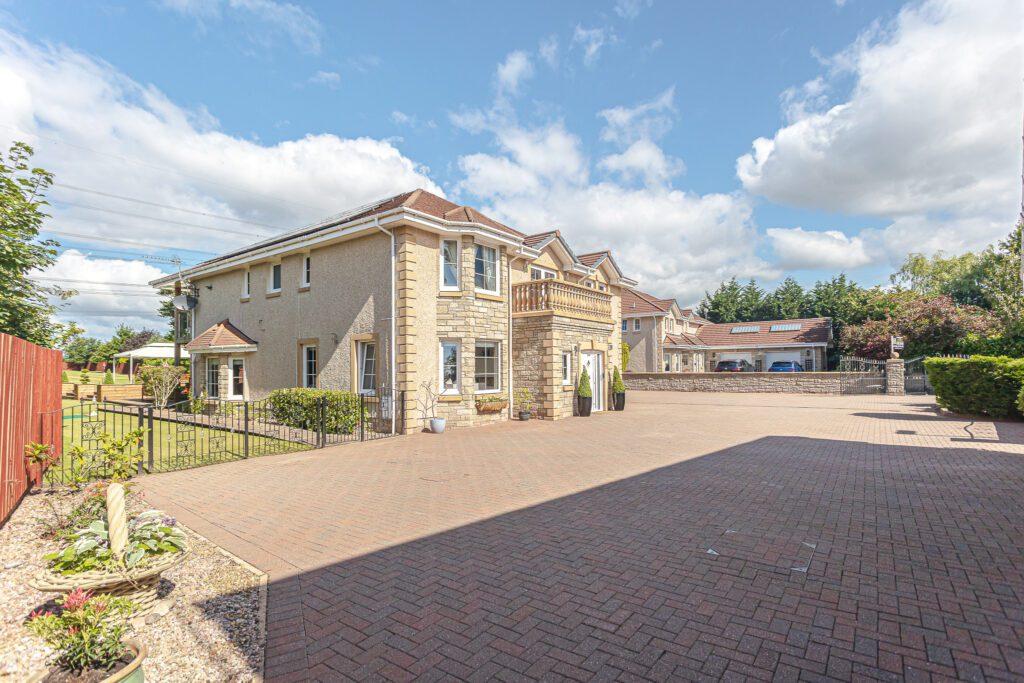 Fairview House, Fairfields, By Dunmore, FK2 5 bed detached house for