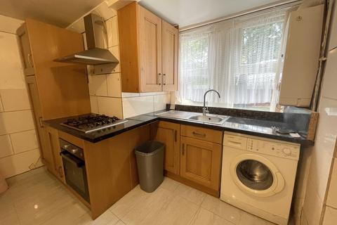2 bedroom flat to rent, Gathorne Terrace, Leeds, West Yorkshire, LS7