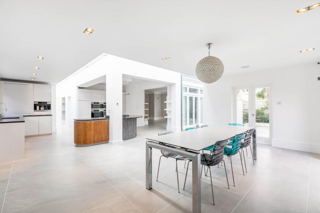 Kitchen/Dining Room