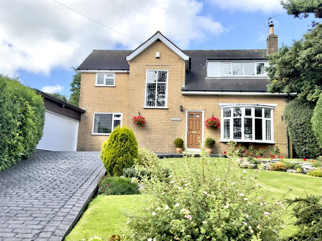 Moss Side Lane, Wrea Green, PR4 4 bed detached house for sale £500,000