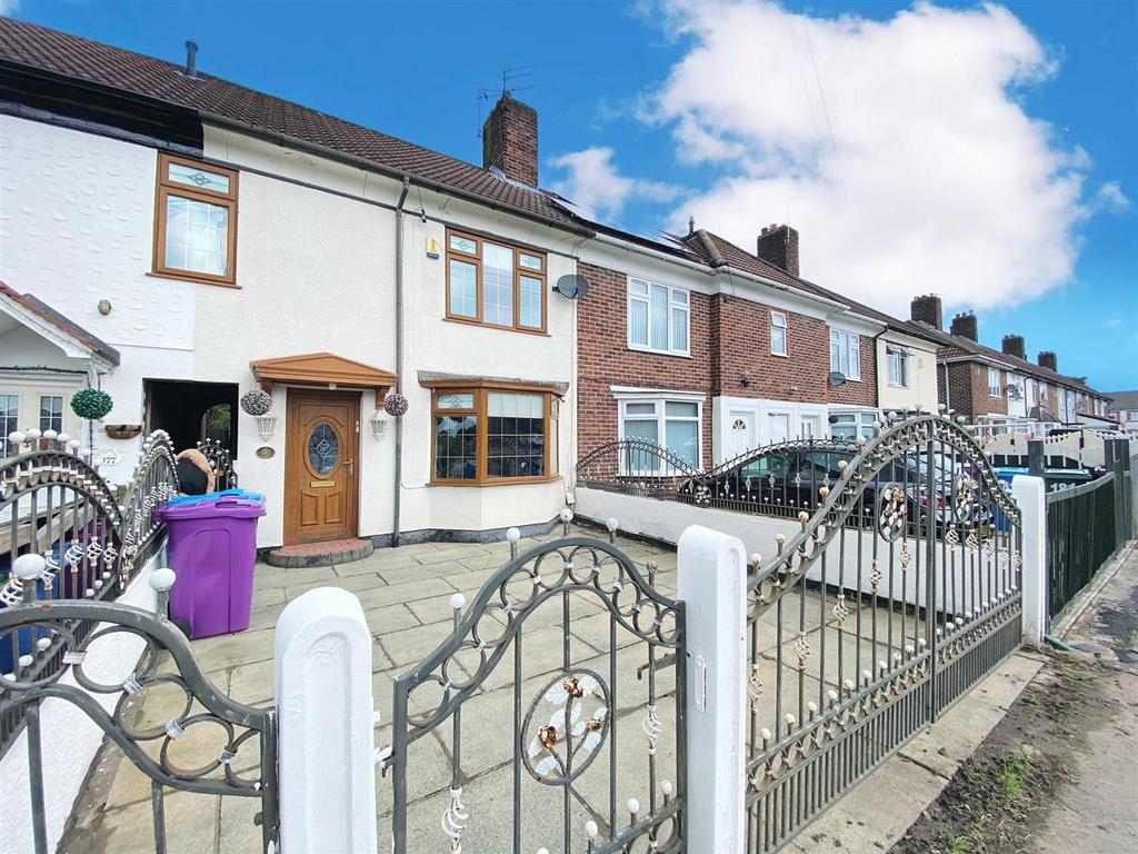 Ackers Hall Avenue, Dovecot, Liverpool 3 bed townhouse for sale £130,000