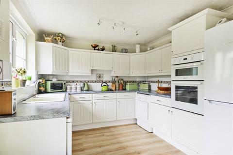 6 Oakleaf Close, Halwill Junction, Beaworthy, EX21 5TY