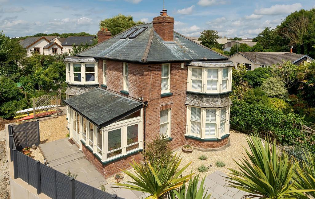 Kings Hill, Bude 4 bed detached house for sale £695,000