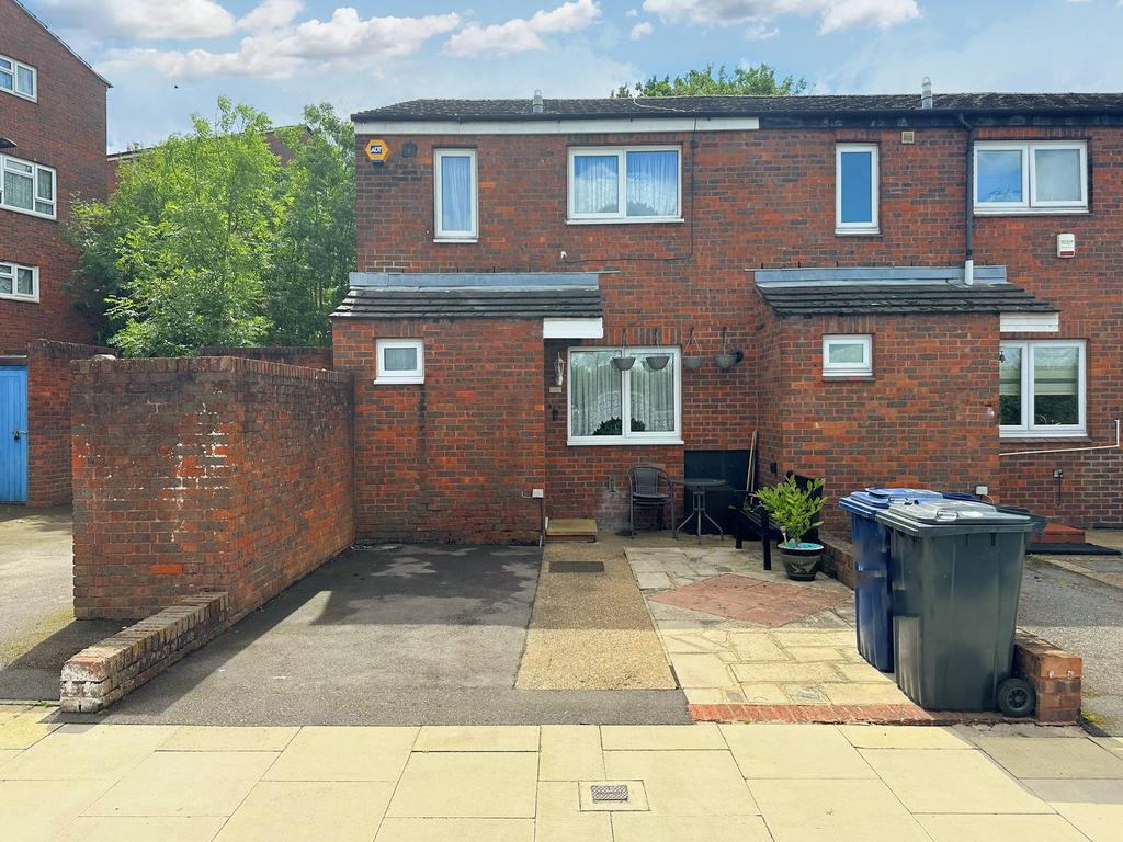 Arnold Road, Northolt UB5 3 bed end of terrace house for sale £439,950