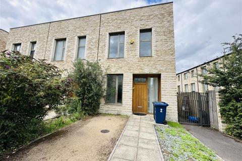 2 Camborne Road, Edgware, HA8 8FD