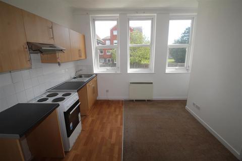 1 bedroom flat for sale, Wilbury House, Littlehampton BN17