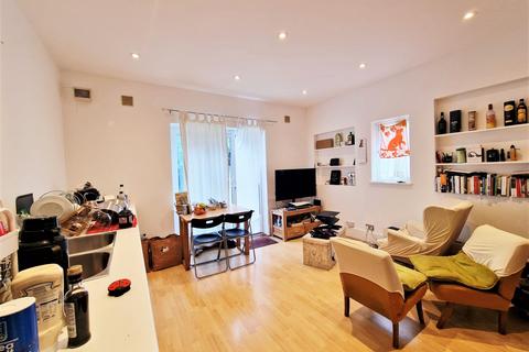 2 bedroom flat for sale - North End Road, NW11
