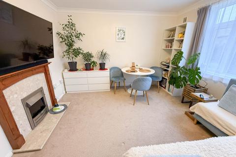 1 bedroom flat for sale, Ellesborough Close, South Oxhey, Watford, WD19