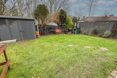 1 bedroom flat for sale, Ellesborough Close, South Oxhey, Watford, WD19