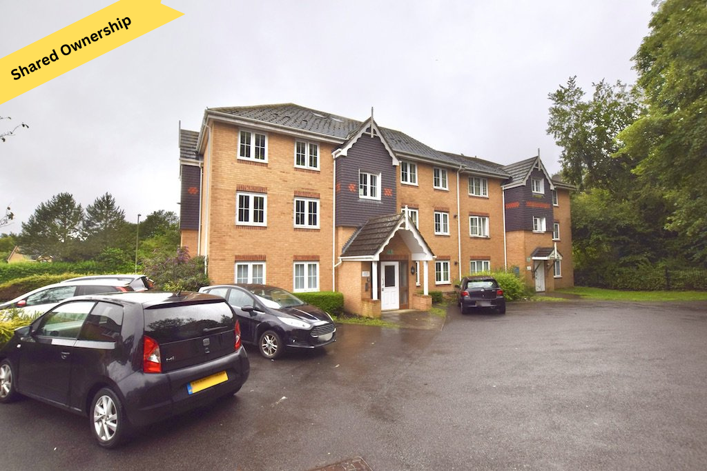 Ferndown Close, Basingstoke... 2 bed apartment £73,500