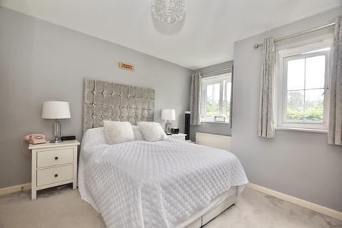15 Ferndown Close, Beggarwood, Basingstoke, RG22 4SE