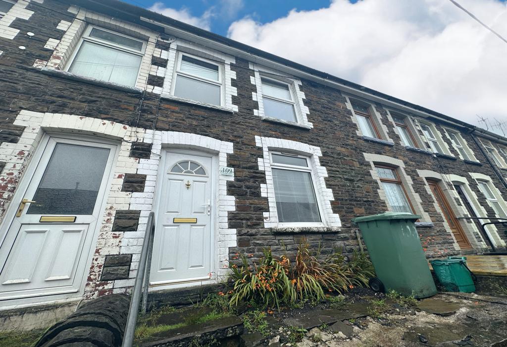 Phillip Street, Pontypridd, Mid... 2 bed terraced house £675 pcm (£156 pw)